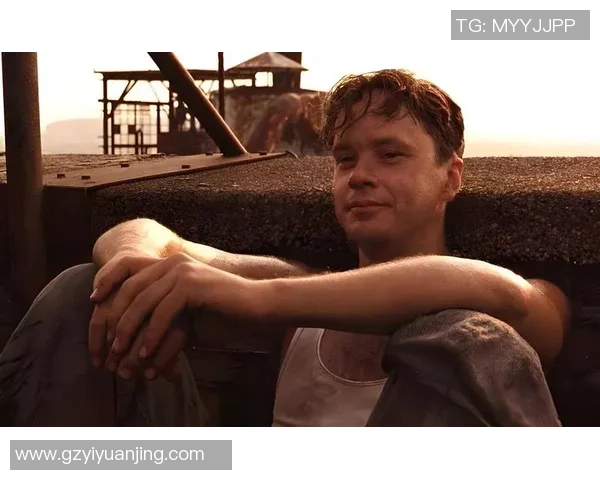 家暴女友的足球明星背后的黑暗故事与公众形象的巨大反差